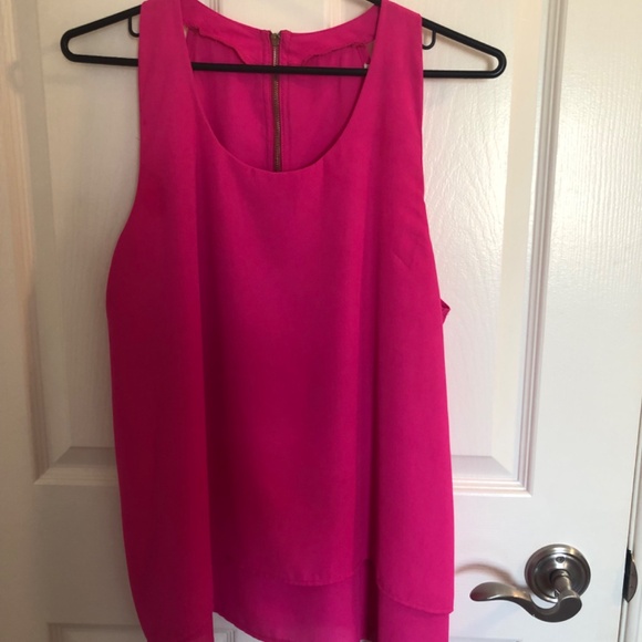 BRIGHT PINK SLEEVELESS TOP💗 - Picture 2 of 5